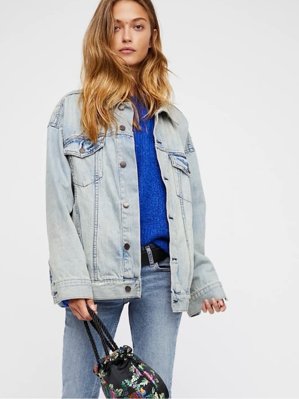 Free People ✨🕊️ oversized denim trucker jacket ⭐️
